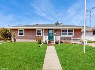 2818 Brentwood Dr, Racine, WI 53403