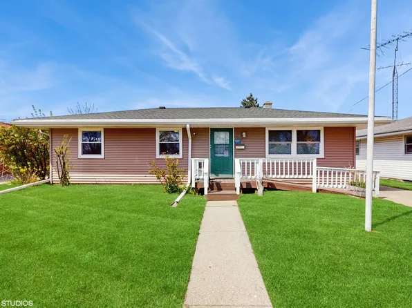 2818 Brentwood Dr, Racine, WI 53403