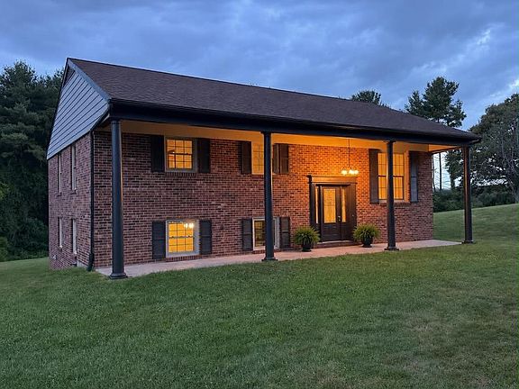 3rd image of 322 Rolling Hills Cir