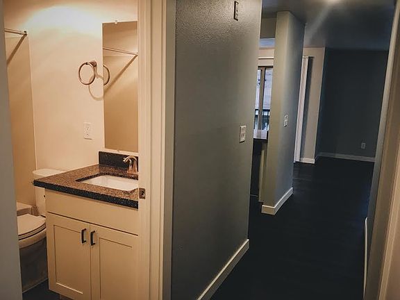 4th image of 745 Summit Ave E #97