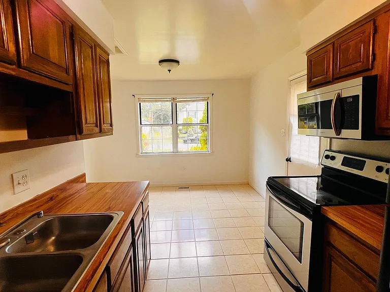 5001 Tarpon Ln — Photo 4
