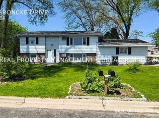 152 Kroncke Dr, Sun Prairie, WI 53590