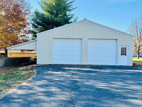 3rd image of 12882 Larissa Drive