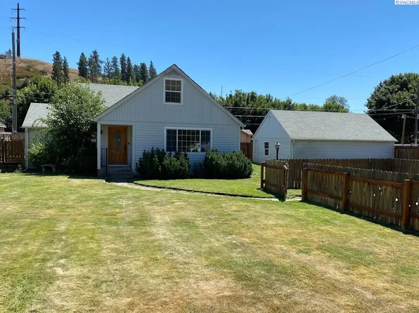 1612 Cedar St, Colfax, WA 99111