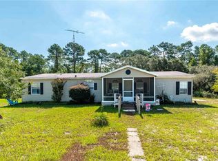 551 Fisher Rd, Ocklawaha, FL 32179