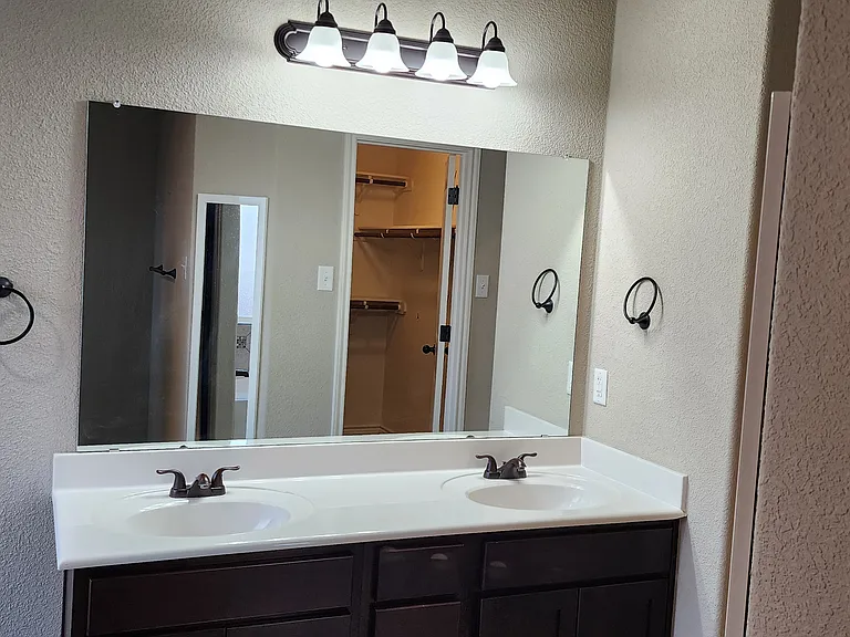 821 Karey Dr — Photo 13