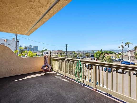3rd image of 2319 Curlew St Unit 4
