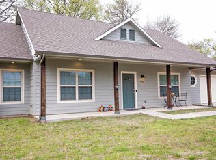 604 E 15th St, Bonham, TX 75418