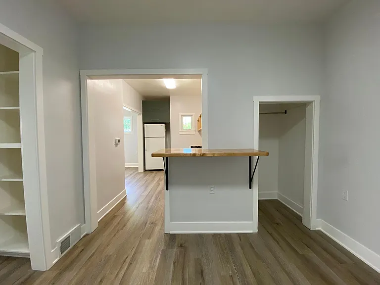 Breakfast counter