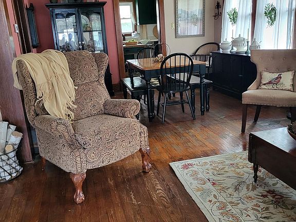3rd image of 179 Arnold St