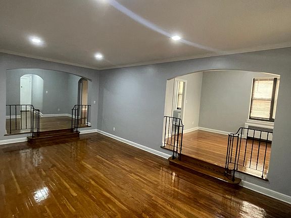 2nd image of 29 S Munn Ave APT 3C