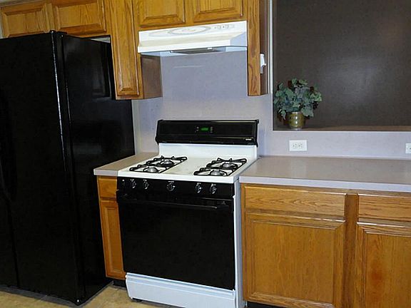 You will enjoy cooking your family meals in this kitchen!  The refrigerator stays!