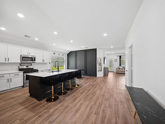 5th image of 7406 Hillside Arbor Dr