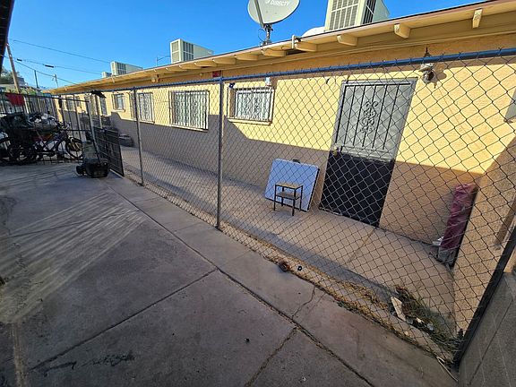 5th image of 2539 N Carroll St #A