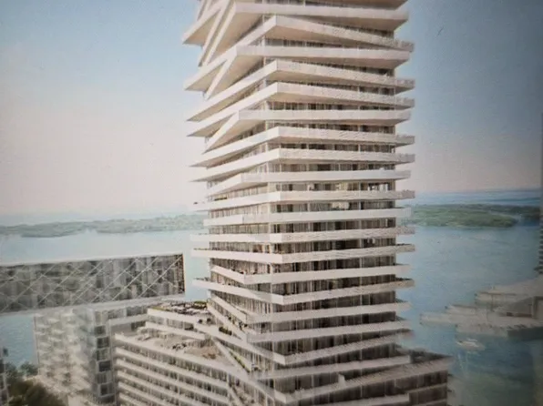 15 Queens Quay E, Toronto, ON