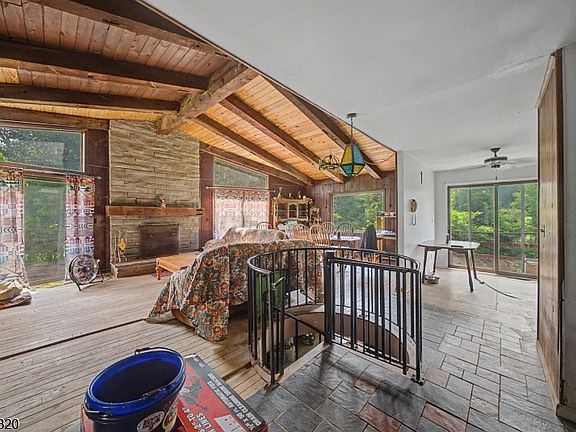 4th image of 15 Plotts Rd