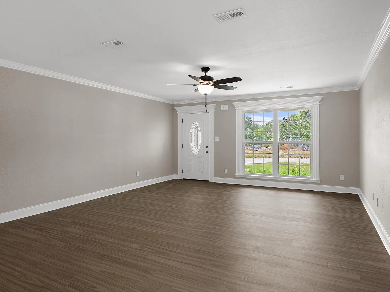 3 bed, 1759 sqft, $2,200 — Photo 4