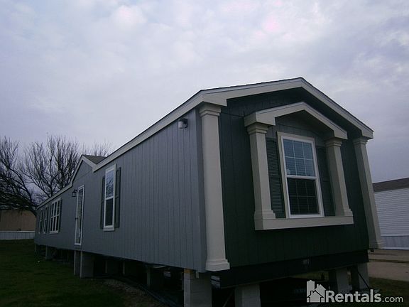 3rd image of 905 Hummingbird Dr #905H