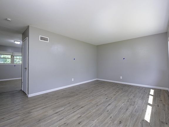 5th image of 9715 Glen Owen Dr