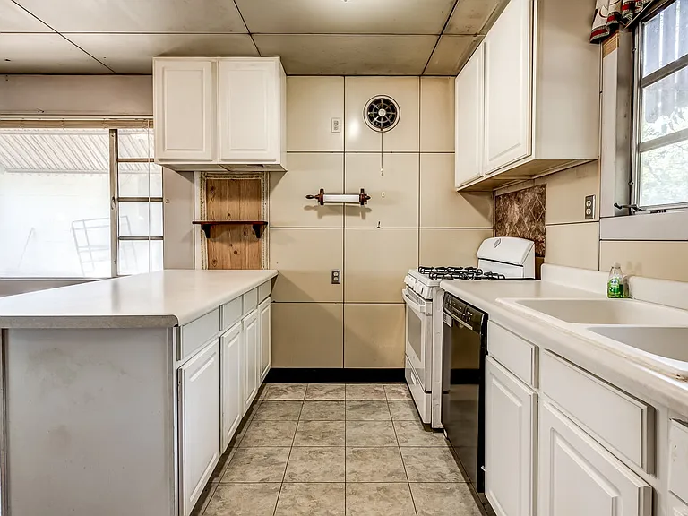 2119 W Sherwood Ave — Photo 5