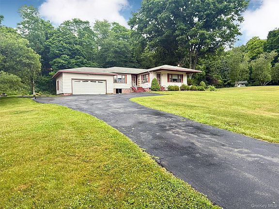 4th image of 646 Oak Summit Road