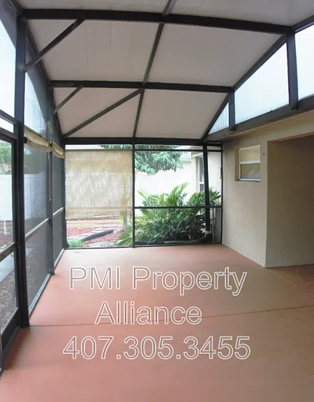 1521 Parkglen Cir — Photo 4