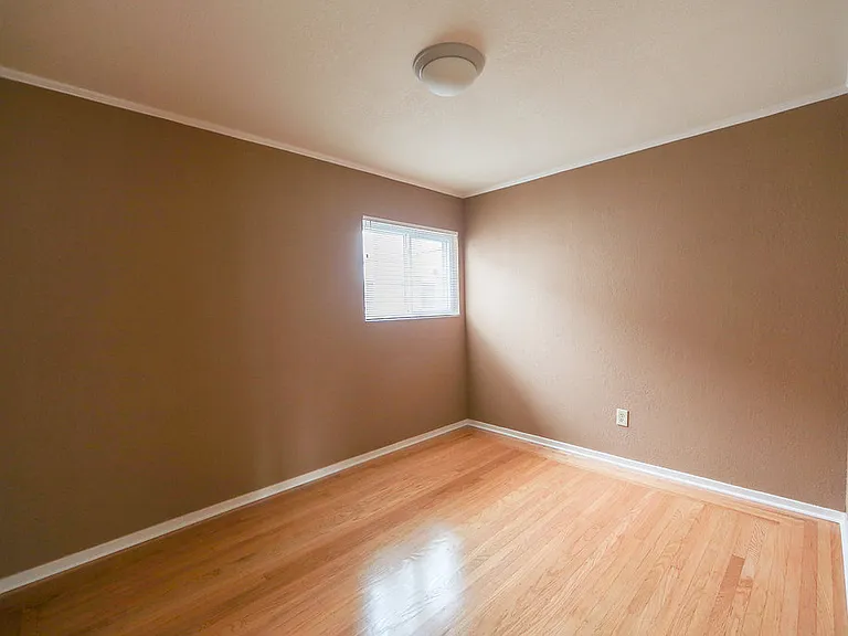 44 Ashton Ave — Photo 12