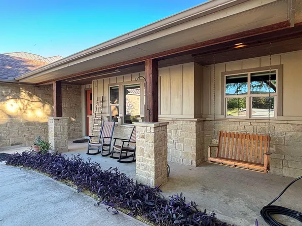 131 Primera Court, Kingsland, TX 78609