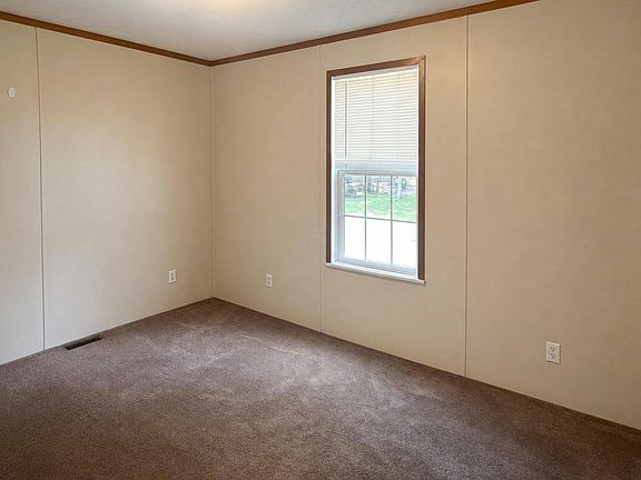 5th image of 307 Emerald Dr #16