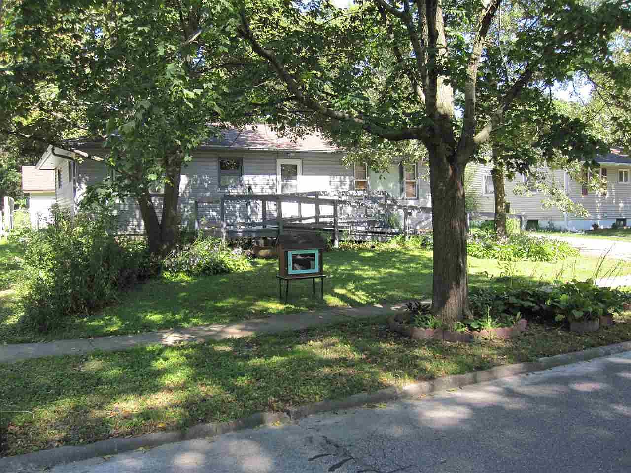 2418 Friendship St, Iowa City, IA 52245 Zillow