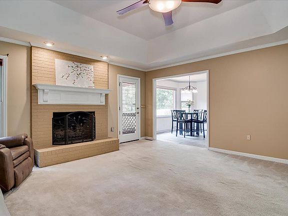 3rd image of 547 Laurel Lake Dr