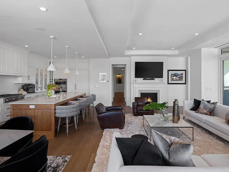 1111 W River Pkwy #11C — Photo 14