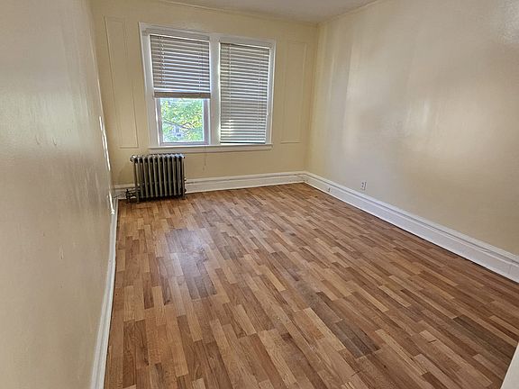 4th image of 28 11th Ave #2