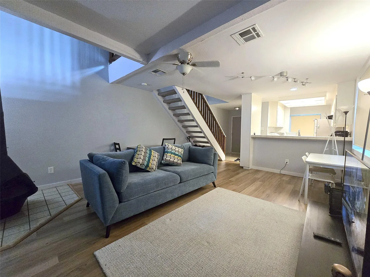 1 bed, 1.0 bath, 925 sqft, $1,800 — Photo 3