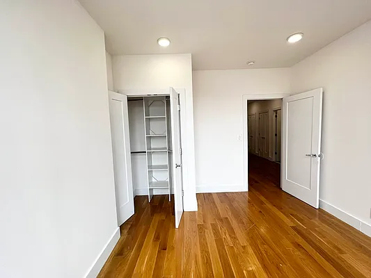 Rented by EastMount Realty LLC | media 24