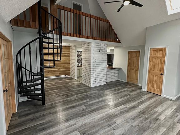 2nd image of 15 Fox Ridge