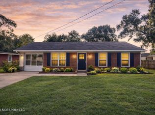 626 S Sherwood Dr, Gulfport, MS 39507