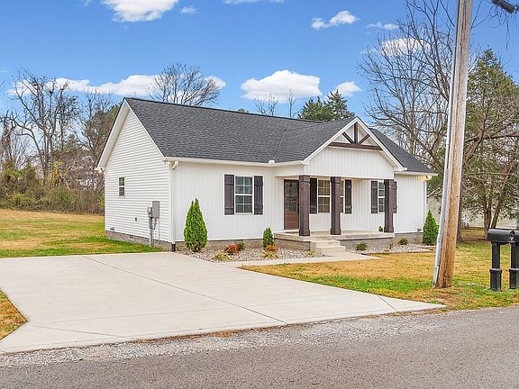 4th image of 205 Maple St