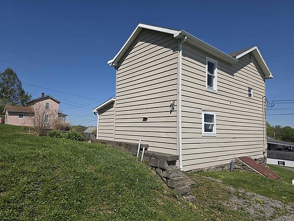 5th image of 67 Railroad St