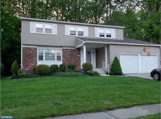 104 Golfview Dr, Sewell, NJ 08080