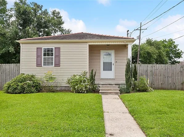 200 E Damour St, Chalmette, LA 70043
