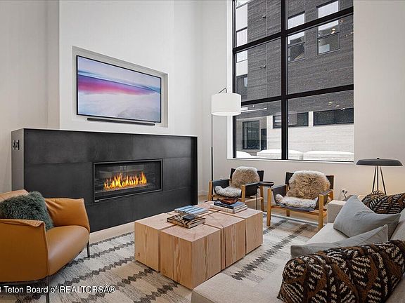 2nd image of 185 N Glenwood St #17