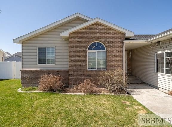 3rd image of 1202 S Ashland Dr