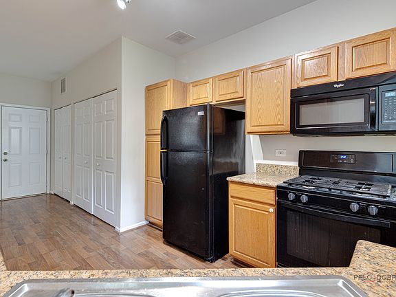 4th image of 45 S Oakhurst Dr