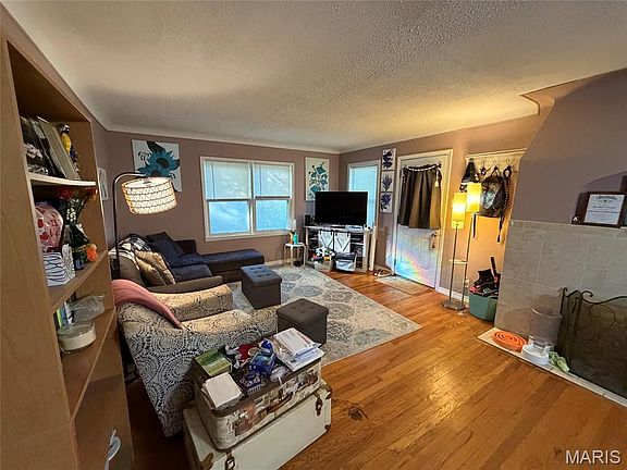 5th image of 64 Rose Ct