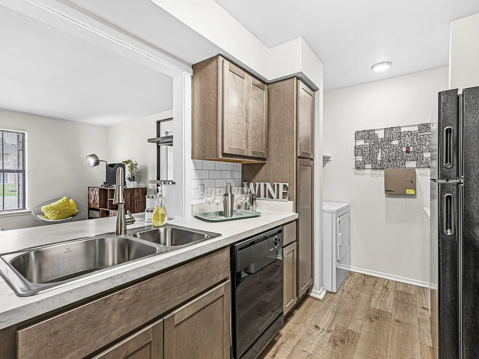 Enclave at Eagle Creek Apartments — Photo 3