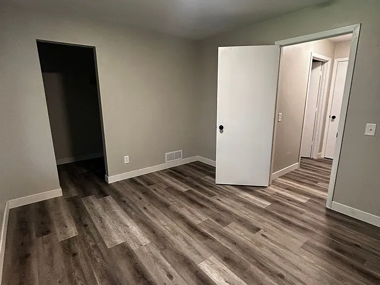 1320 Riverside Dr — Photo 13