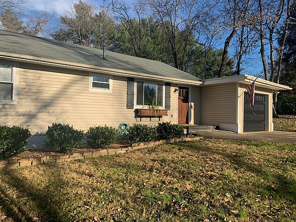2nd image of 7509 Rocky Hill Ln