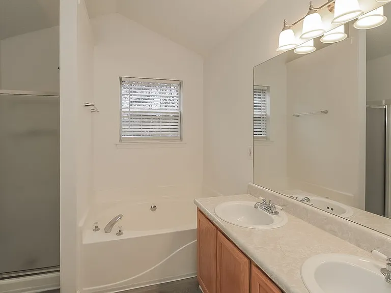 9447 Rollinghills Dr — Photo 11