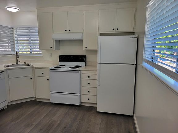 4th image of 710 W Valley Dr APT 3